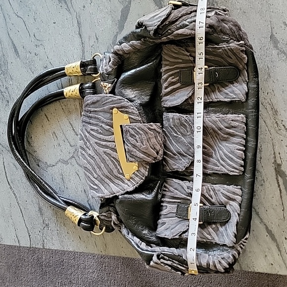 Duffle Style Purse w/Faux Gray Zebra Print Fur and Faux Black Leather NWOT - Picture 10 of 16